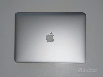 MacBook Air 13” 8GB RAM, 256GB+accessori gratis