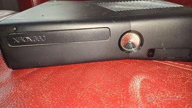 console Microsoft Xbox 360 S (modello Slim) di col