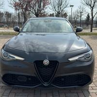 Alfa Romeo Giulia Veloce Q4 2.2 diesel 210cv
