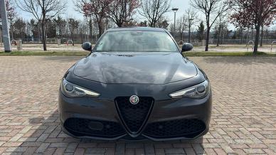 Alfa Romeo Giulia Veloce Q4 2.2 diesel 210cv