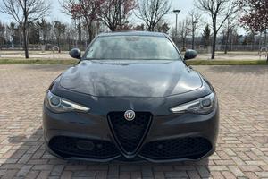 Alfa Romeo Giulia Veloce Q4 2.2 diesel 210cv