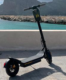 MONOPATTINO DUCATI CITY CROSS-E X Street Edition