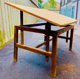 Tavolo con piano reclinabile