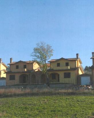 Casa indipendente di 158 m² con 5 locali e box aut