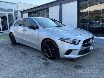 MERCEDES-BENZ A 180 d Automatic 4p. Sport NIGHT