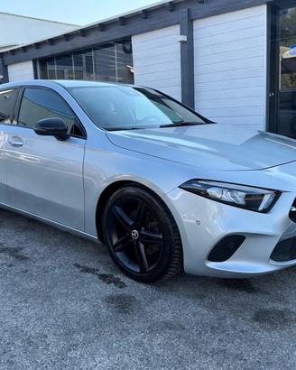 MERCEDES-BENZ A 180 d Automatic 4p. Sport NIGHT