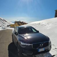 Volvo XC60 B5 Mild hybrid 235 cv 11/2019