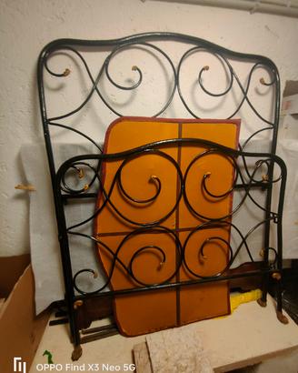 letto antico in ferro battuto 