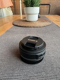 Canon RF 28mm f/2.8 STM pancake per EOS R