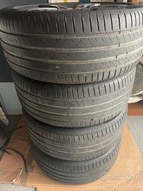 Gomme 245/45 18