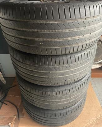 Gomme 245/45 18