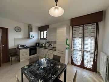 Appartamento di 94 m² con 4 locali e box auto a Mi