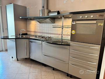 Cucina Salvarani color tortora top in marmo