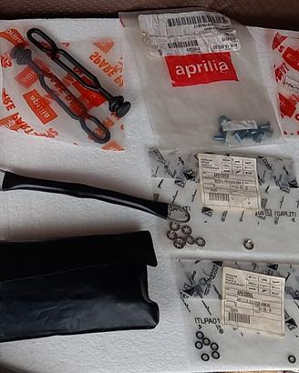APRILIA RS 125 1995 98 ATTREZZI ORIGINALI 