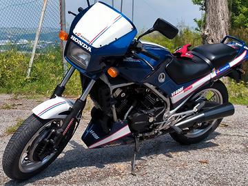 Honda VF 400 - 1982