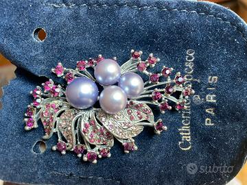 Spilla con cristalli e perle