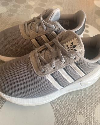 Scarpe Adidas bambino taglia 26 1/2