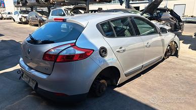 RENAULT MEGANE 2011 SOLO PER RICAMBI