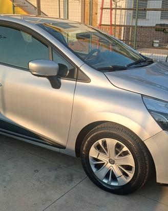 Renault Clio dCi 8V 90 CV 5 porte Moschino Intens