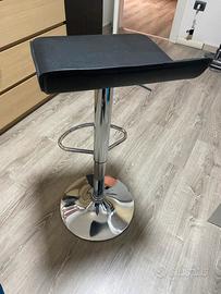 Coppia di Sgabelli da snack