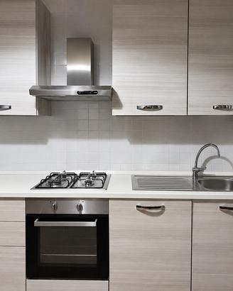 Cucina Mondo Convenienza completa di elettrodomest
