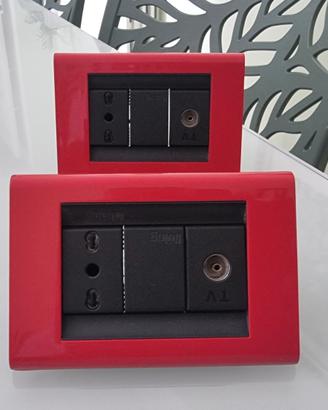 placca BTicino living colore rosso 