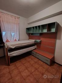 Struttura letto a castello scorrevole da parete