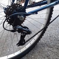 bicicletta MTB priva di marchio