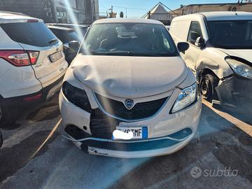 Lancia Ypsilon 0.9 TwinAir 85 CV 5 porte Metano Ec