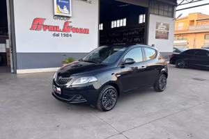 Lancia Ypsilon 1.0 FireFly 5 porte S&S Hybrid Gold