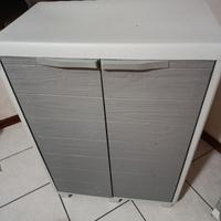 Mobiletto da balcone o cantina