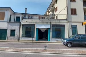 NEGOZIO A SOMMA LOMBARDO