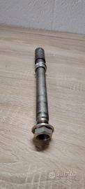 Perno ruota anteriore Suzuki gsx r 600 750 k11 k12
