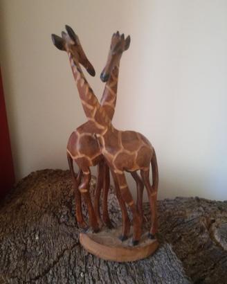 Soprammobile giraffe innamorate legno arte african
