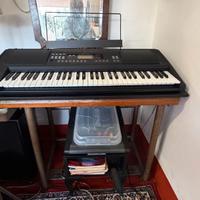 Korg EK-50 Entertainer keyboard