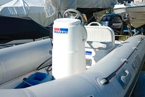 gommone valiant d-380