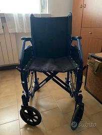 Sedia a rotelle pieghevole