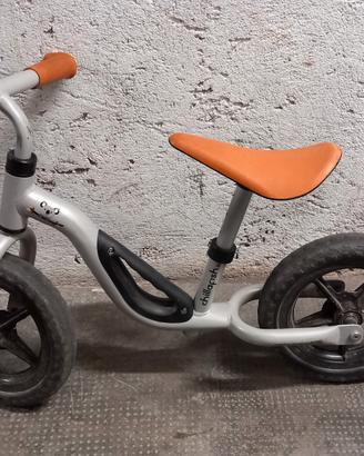 bicicletta senza pedali