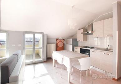 4 LOCALI A ALBA ADRIATICA