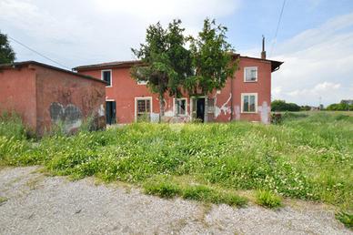 CASA INDIPENDENTE A CHIARANO
