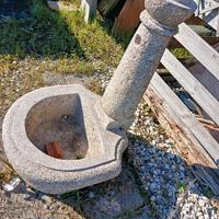 FONTANA IN GRANITO ROSA SARDO BOCCIARDATO