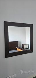 Specchio in legno marrone scuro