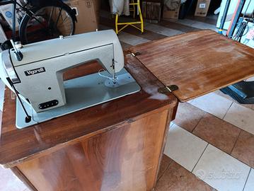 macchina da cucire a pedale Vigorelli 