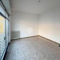 NEGOZIO A CALOLZIOCORTE