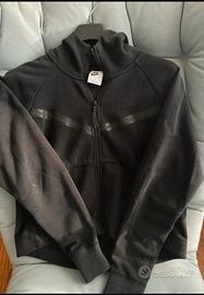Felpa Nike modello Tech