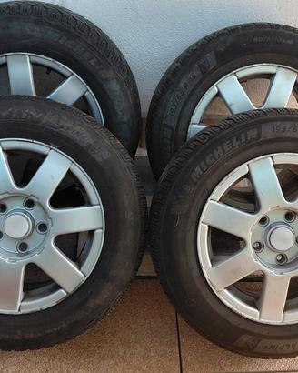 Gomme invernali 195/65 R15 con cerchio in lega