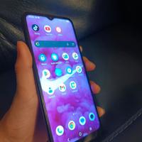 TCL 306    32 MB    3 fotocamere 