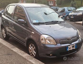 Toyota Yaris 1.0 benzina 2005 – circa 155.000 km