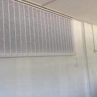 Tende a bande verticali