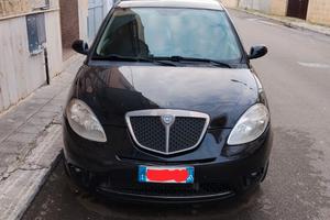 lancia ypsilon 1.3 mjt sport momo design